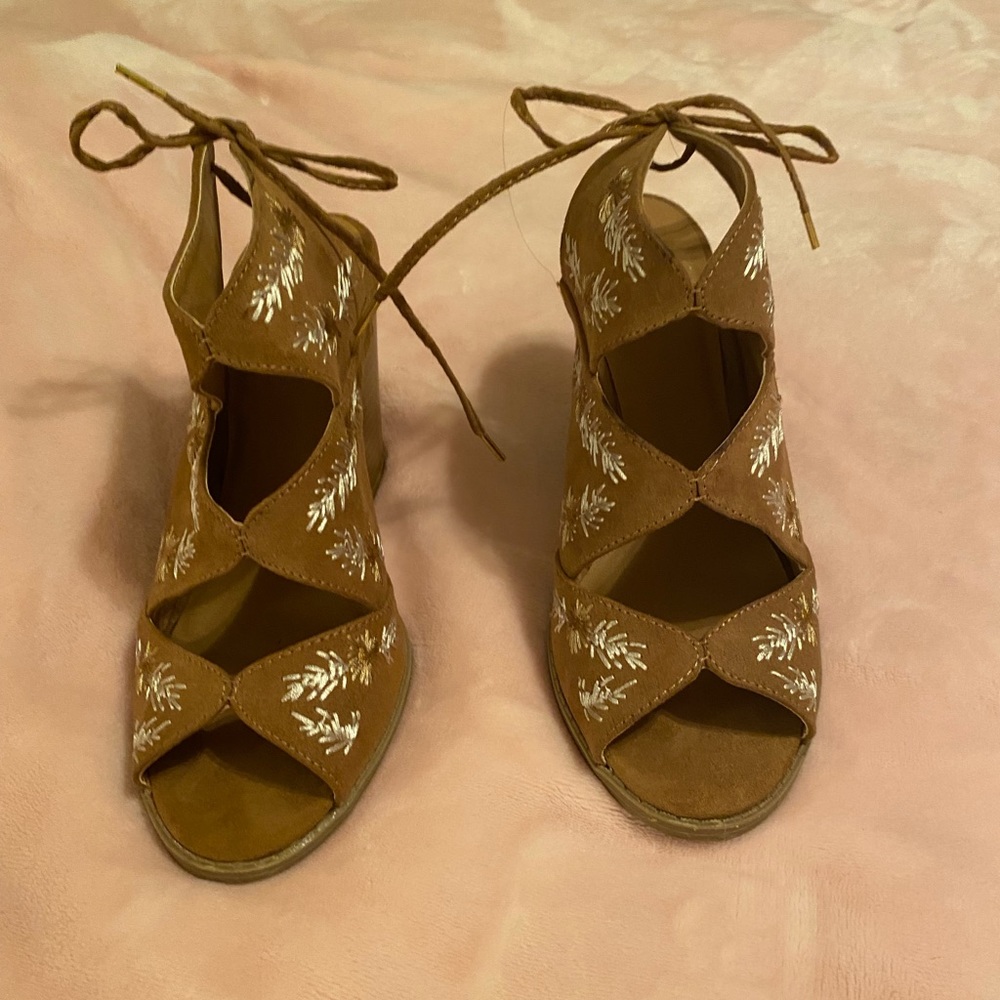 Qupid high heel tie up